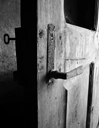 photo-noir-et-blanc-maison-abandonnee