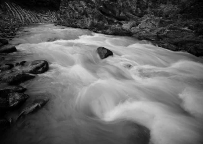 photo riviere noir et blanc